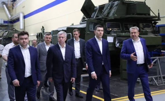 Антон Алиханов ознакомился с потенциалом отрасли автомобилестроения и ОПК Ульяновской области