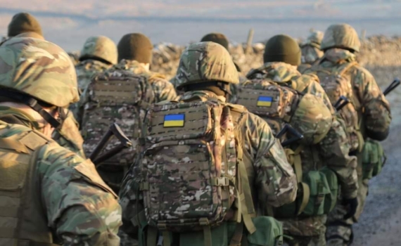 На Зеленского давят протестующие сторонники экс-министра обороны Украины На Зеленского давят протестующие сторонники экс-министра обороны Украины